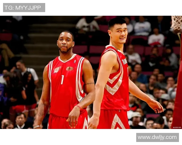 波士与姚明的巅峰对决：两位篮球巨星的传奇故事与时代影响