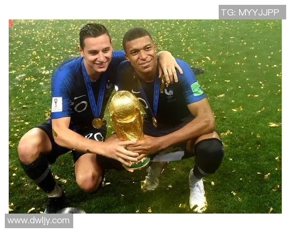 足球巨星访谈揭秘他们的职业生涯与人生故事 足球巨星访谈揭秘他们的职业生涯与人生故事